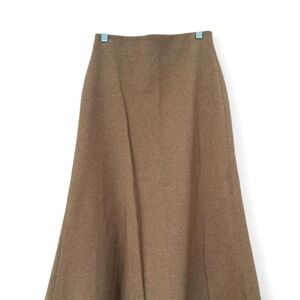 Uniqlo tan skirt